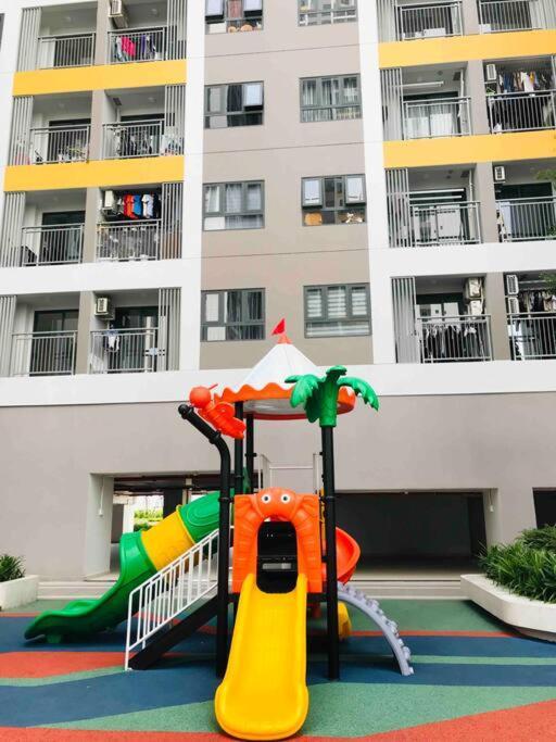 Apartment Q7 Riverside 2 Bed W River-view, Netflix & Pool *