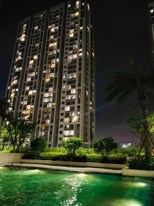 Apartment Q7 Riverside 2 Bed W River-view, Netflix & Pool