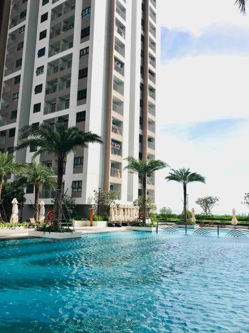 Apartment Q7 Riverside 2 Bed W River-view, Netflix & Pool