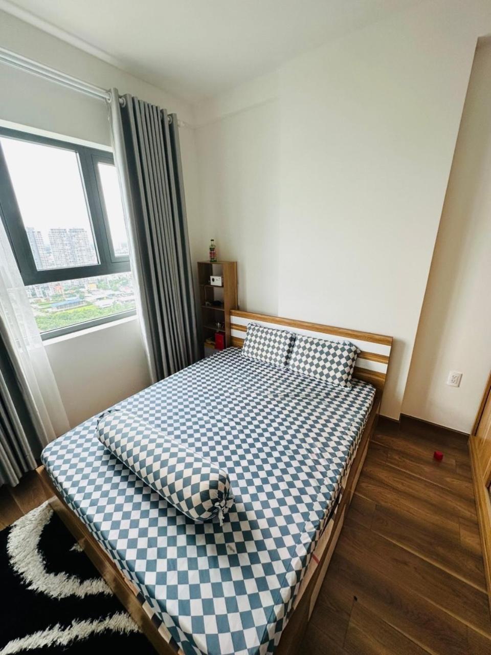 Q7 Riverside 2 Bed W River-view, Netflix & Pool Apartment Ho Chi Minh City